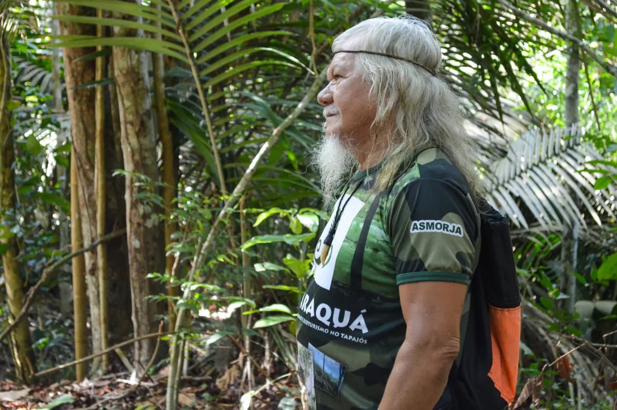 Seu Bata, guia local da Comunidade Jamaraquá, na Flona do Tapajós
